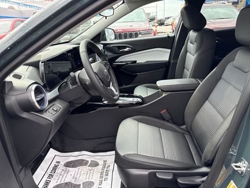 New 2026 Chevrolet Trax LT w/ Midnight Edition image 8