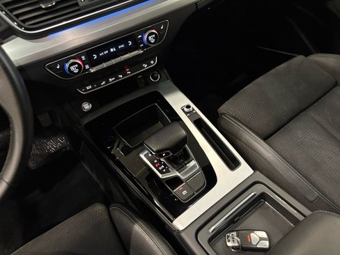Used 2022 Audi Q5 e Prestige w/ Prestige Package image 33