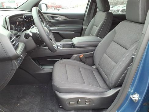 New 2026 Chevrolet Traverse LT w/ Driver Confidence Package image 8