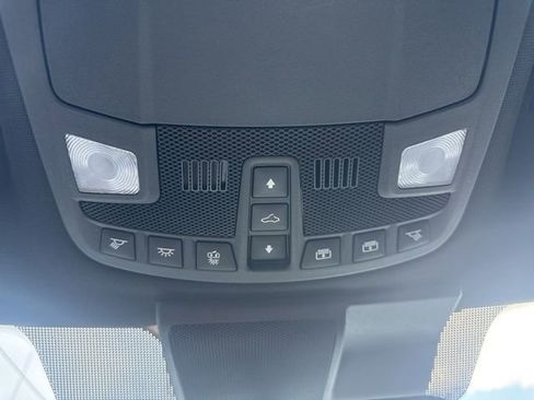 Used 2022 Ford F250 Lariat w/ Black Appearance Package AWD/4WD image 21