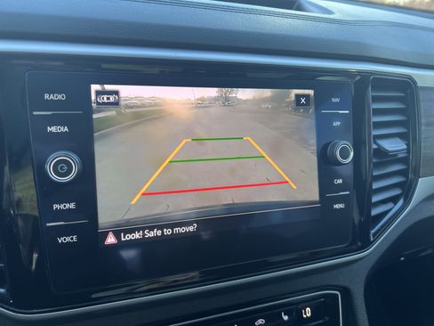 Certified 2022 Volkswagen Atlas SEL image 24