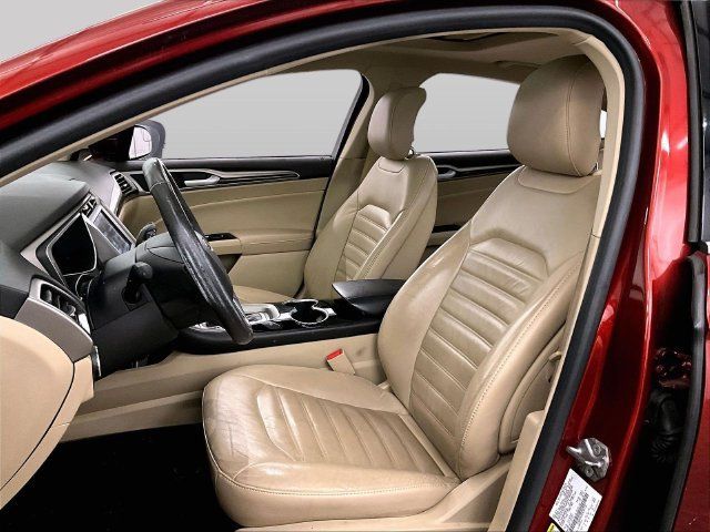 Used 2014 Ford Fusion SE w/ Equipment Group 202A FWD image 25