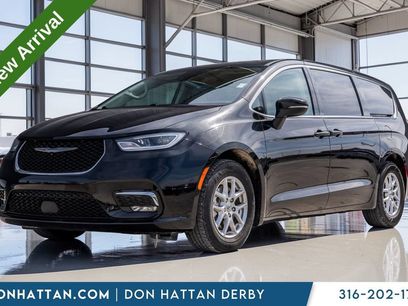 Used 2023 Chrysler Pacifica Touring-L