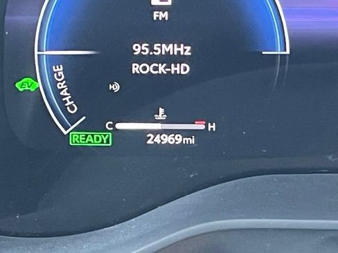 Used 2025 Toyota Sienna Platinum AWD/4WD image 33