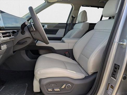 New 2025 Hyundai Santa Fe Calligraphy image 4