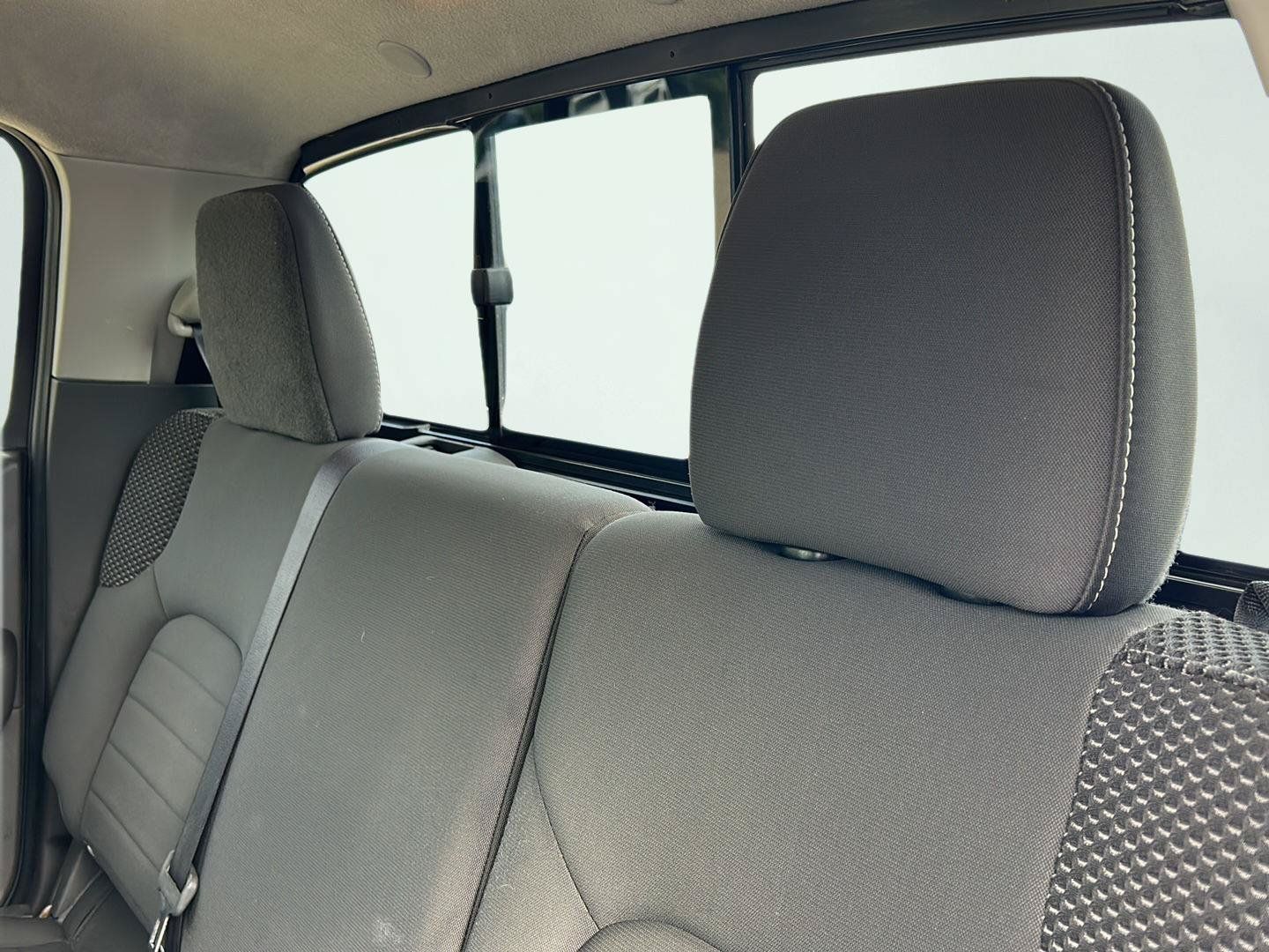 Used 2018 Nissan Frontier PRO-4X AWD/4WD image 23