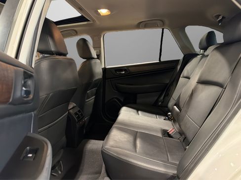 Used 2017 Subaru Outback 3.6R Limited AWD/4WD image 37