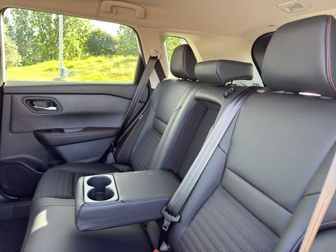 New 2026 Nissan Rogue SV AWD/4WD image 33