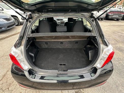 Used 2012 Toyota Yaris L image 19