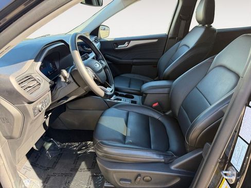 Used 2025 Ford Escape Platinum AWD/4WD image 6