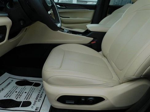 Used 2024 Jeep Grand Cherokee L Limited w/ Luxury Tech Group II image 29