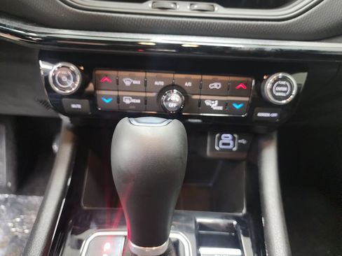 New 2026 Jeep Compass Latitude image 25