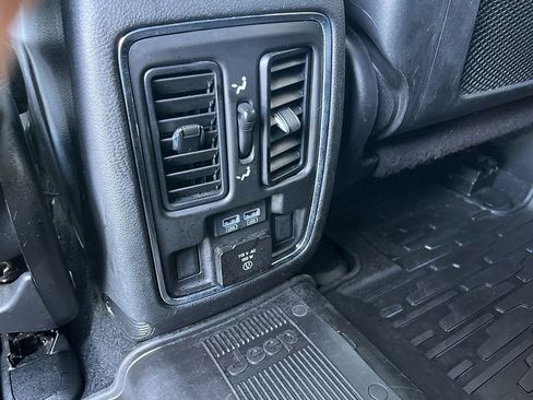 Used 2021 Jeep Grand Cherokee Limited AWD/4WD image 50