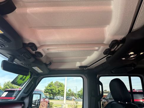 Used 2022 Jeep Gladiator Rubicon w/ LED Lighting Group AWD/4WD image 33