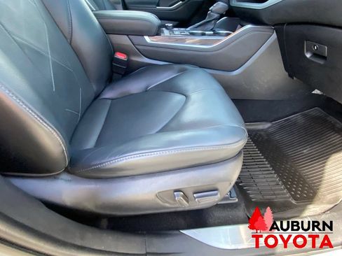 Used 2022 Toyota Highlander Platinum AWD/4WD image 19