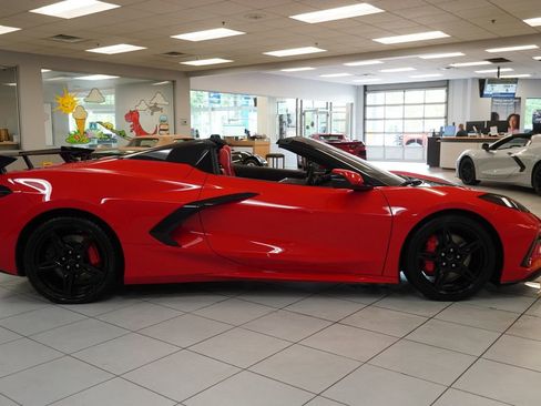 Used 2023 Chevrolet Corvette Stingray Premium Conv w/ Z51 Performance Package RWD image 13
