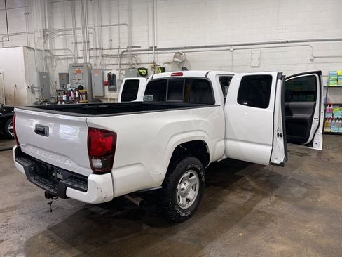 Used 2022 Toyota Tacoma SR w/ SR Convenience Package RWD image 24