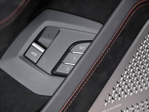 Used 2023 Lamborghini Urus Performante AWD/4WD image 14