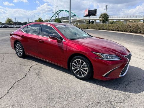 Certified 2022 Lexus ES 350 w/ Accessory Package 2 image 4