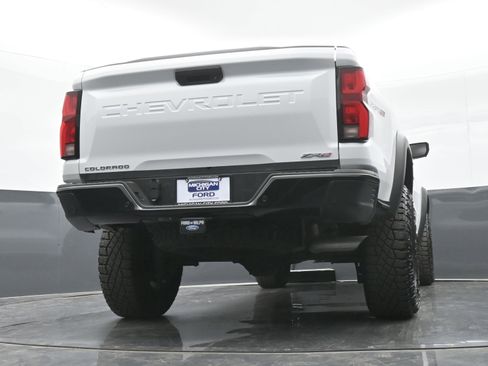 Used 2024 Chevrolet Colorado ZR2 w/ ZR2 Convenience Package III image 41