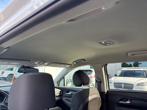 Used 2020 Hyundai Santa Fe SEL image 8