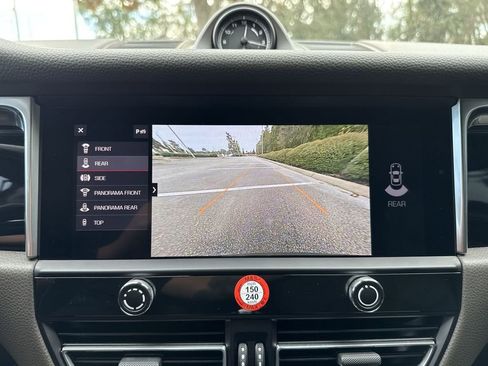 Used 2023 Porsche Macan image 21