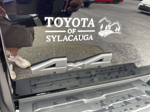 Used 2025 Toyota Tacoma SR5 AWD/4WD image 11