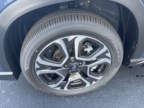 New 2025 Subaru Ascent Limited w/ Popular Package #2 image 3