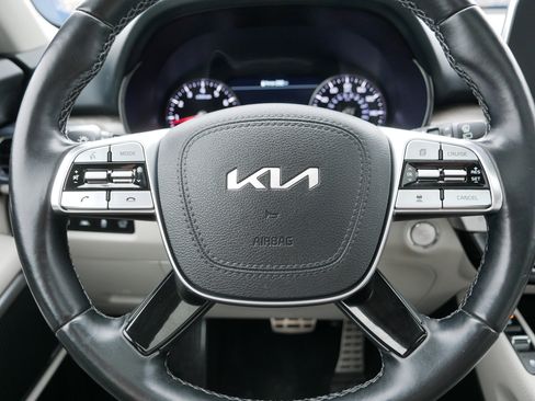 Certified 2022 Kia Telluride SX w/ Towing Package AWD/4WD image 25