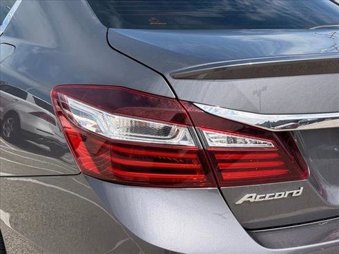 Used 2016 Honda Accord Sport image 10
