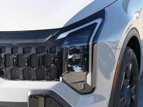 New 2026 Kia Sportage X-Line image 8