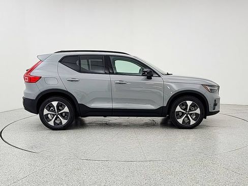 New 2026 Volvo XC40 B5 Plus w/ Protection Package Premier AWD/4WD image 4