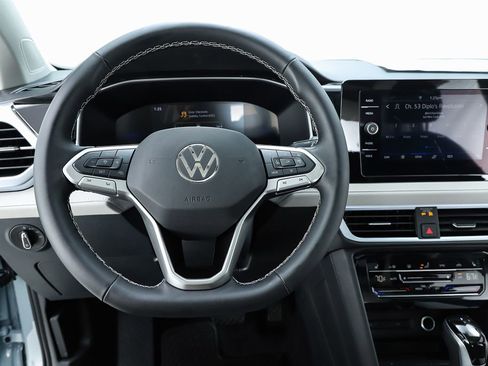 New 2026 Volkswagen Taos SE FWD image 20