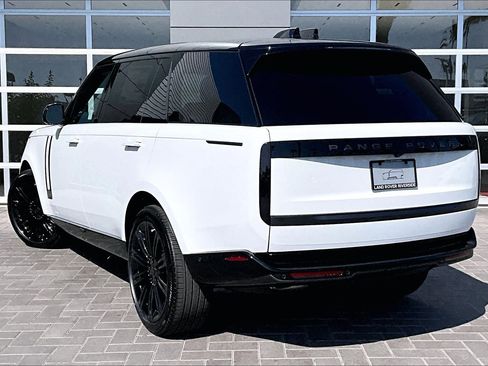 New 2026 Land Rover Range Rover Long Wheelbase SE AWD/4WD image 3
