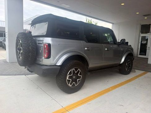 Used 2021 Ford Bronco Outer Banks AWD/4WD image 2