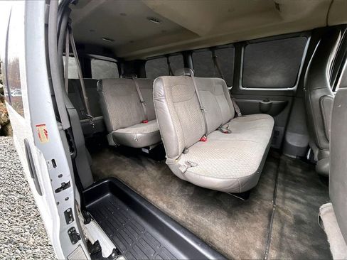 Used 2018 Chevrolet Express 3500 LT w/ LT Preferred Equipment Group image 24