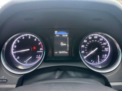 Used 2019 Toyota Camry SE FWD image 9