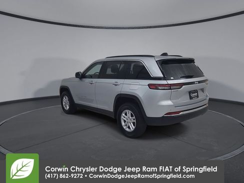 Certified 2025 Jeep Grand Cherokee Laredo w/ Luxury Tech Group I AWD/4WD image 11