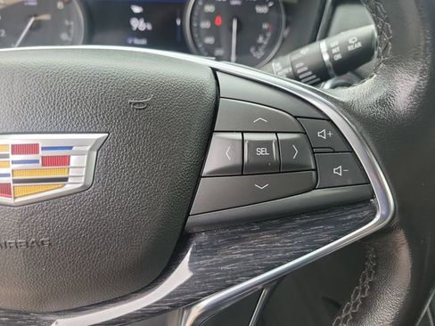 Used 2022 Cadillac XT5 Premium Luxury w/ Technology Package AWD/4WD image 11
