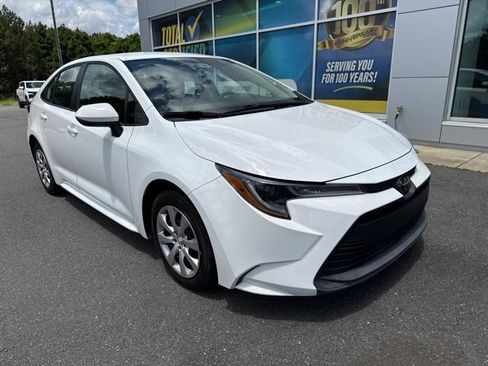 Used 2024 Toyota Corolla LE FWD image 1