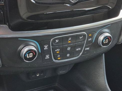Certified 2023 Chevrolet Traverse LT FWD image 14