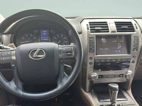 Used 2019 Lexus GX 460 w/ Navigation Package AWD/4WD image 13