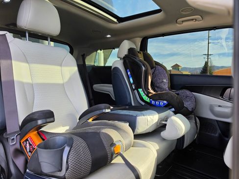 Certified 2025 Kia Carnival SX Prestige image 5