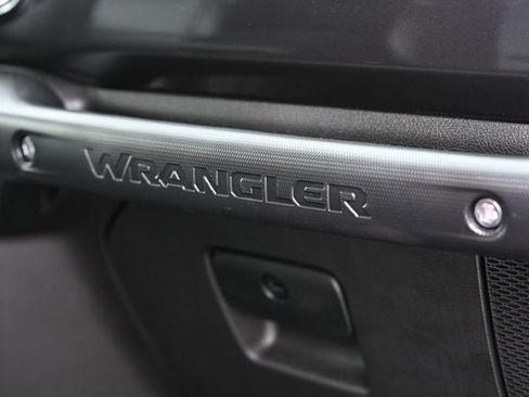 Used 2022 Jeep Wrangler Unlimited Rubicon w/ Xtreme Recon 35" Tire Package image 34