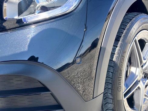 Used 2022 Mercedes-Benz GLB 250 4MATIC image 4