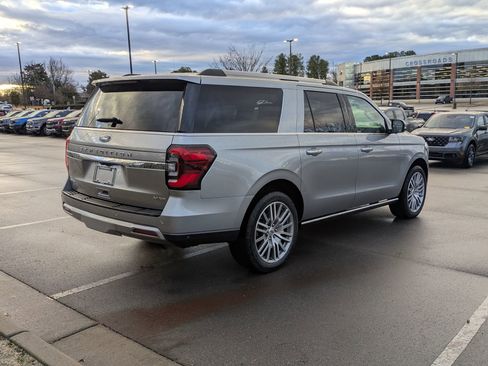 Used 2022 Ford Expedition Max Limited image 4