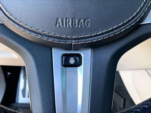 Used 2022 BMW X6 xDrive40i w/ Executive Package image 32