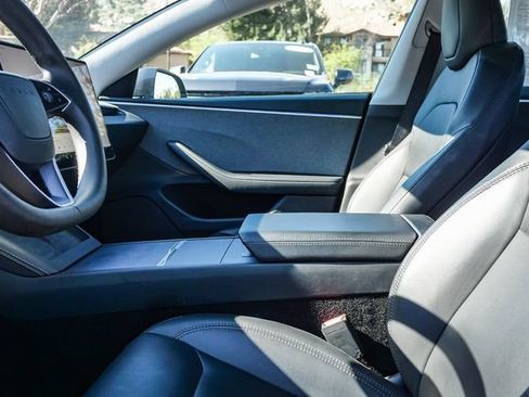 Used 2024 Tesla Model 3 Standard Range image 18