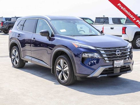 Used 2025 Nissan Rogue SL AWD/4WD image 3
