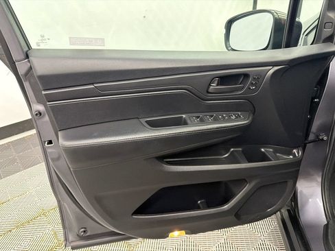 Used 2024 Honda Odyssey EX-L image 11